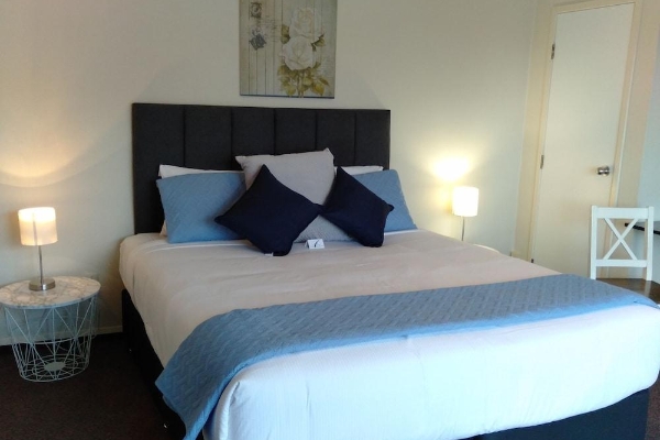 Albatross Motel (Westshore)